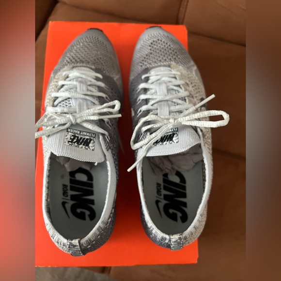 Nike Flynit Racers - Picture 6 of 6